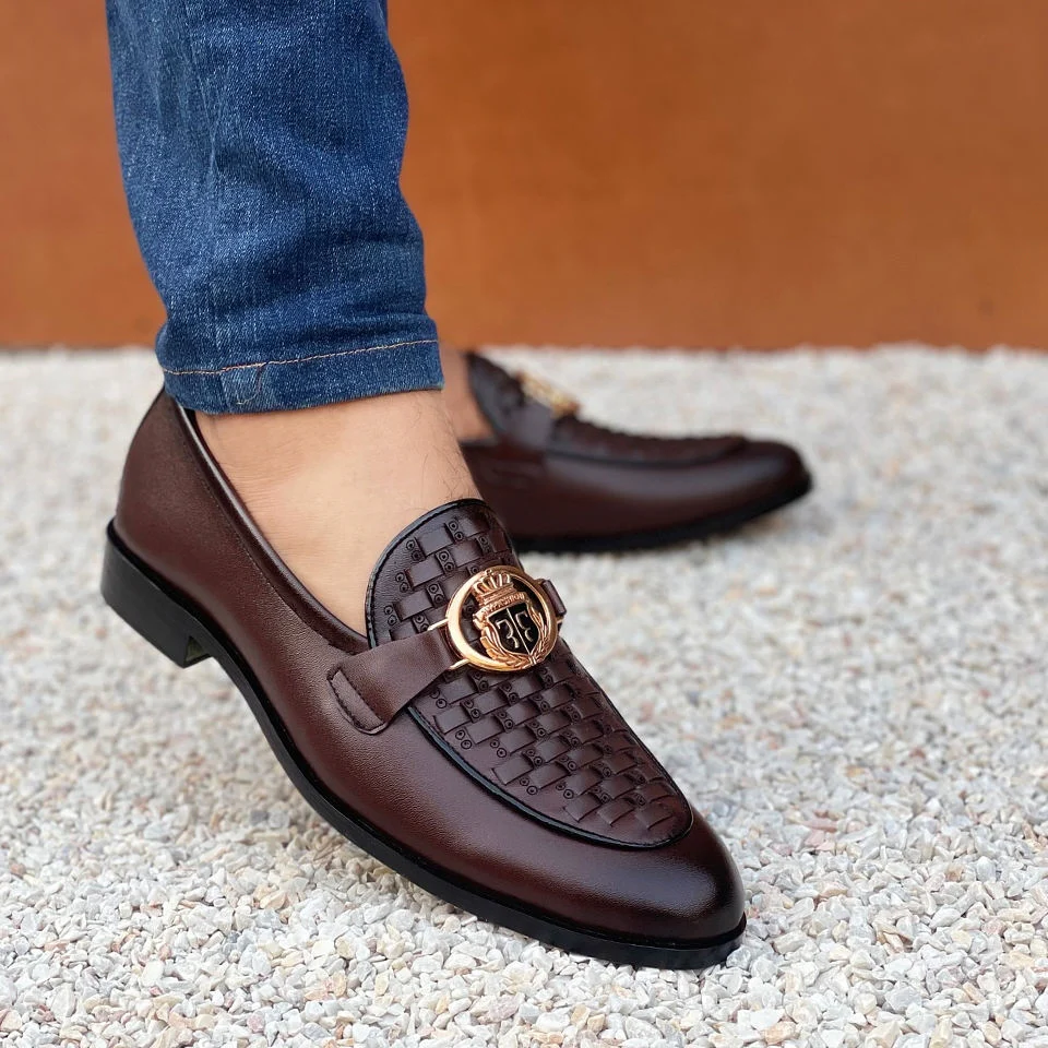 Premium Italian Leather & Construction